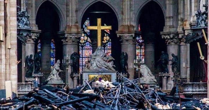 Hé lộ nguyên nhân ban đầu vụ cháy Nhà thờ Đức Bà Paris
